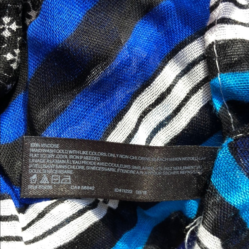 Multicolored patterned scarf - Picture 5 of 6